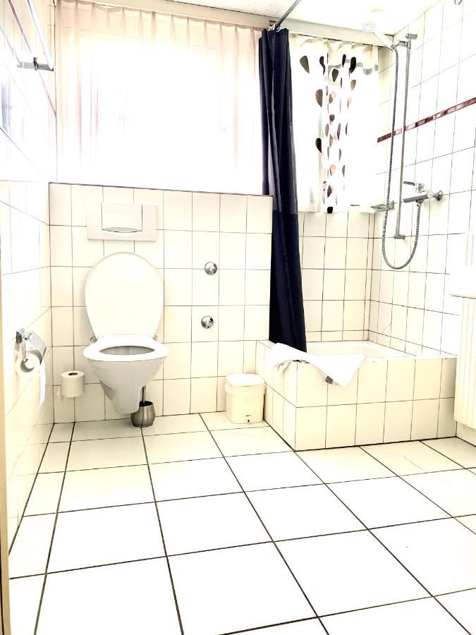 Zur Krummen Eich 3*